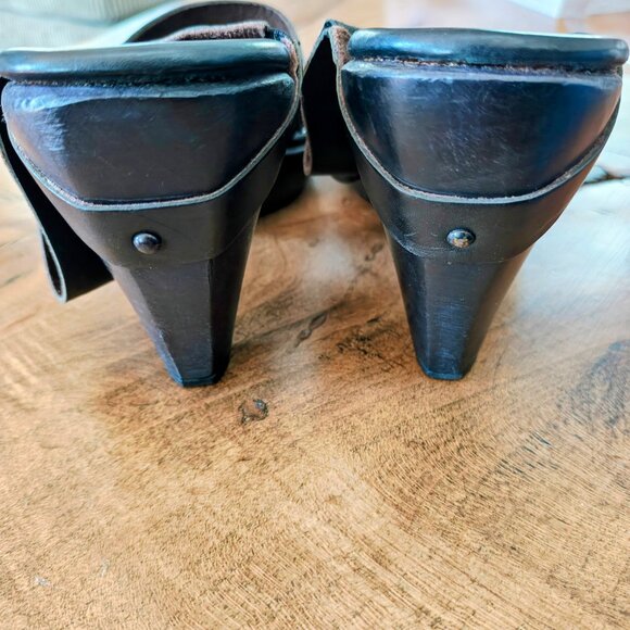 DONALD PLINER Vachetta Leather Sandals - Picture 6 of 8